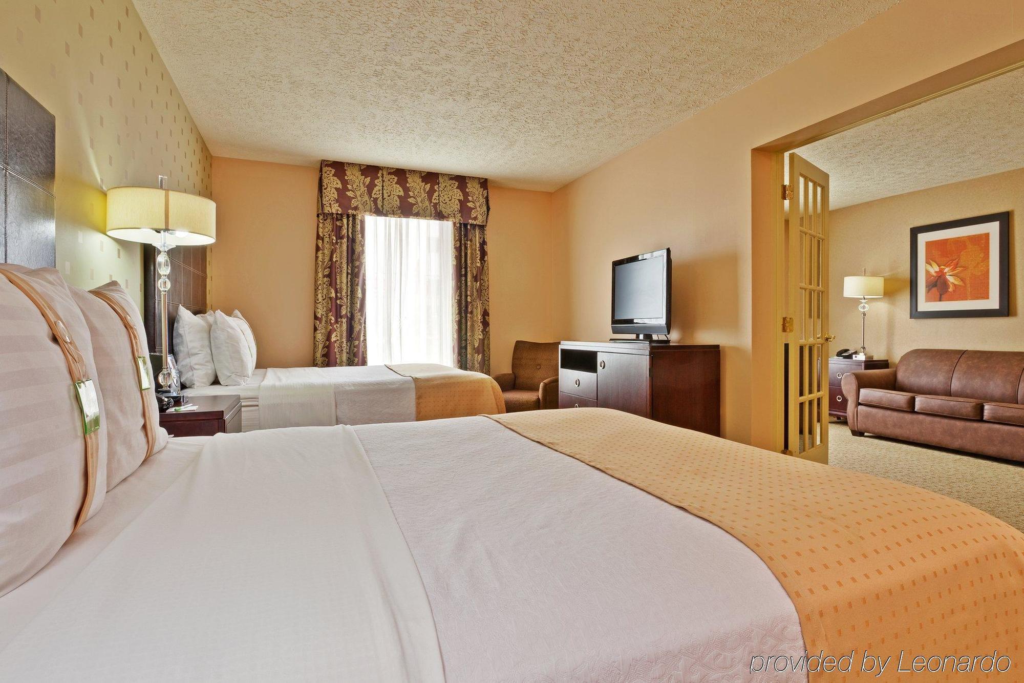 Holiday Inn Bloomington-University Area, An Ihg Hotel Стая снимка